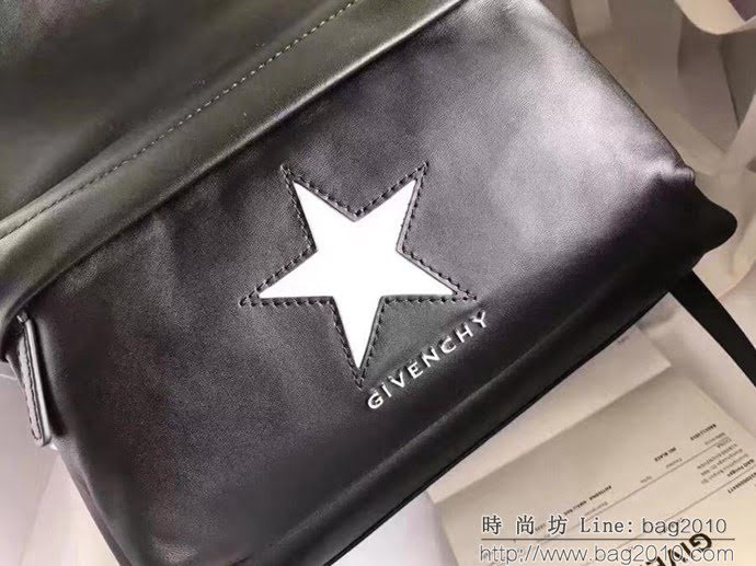 GlVENCHY紀梵希 爆款 頭層牛皮 原版亞銀五金 織帶＋兩顆小金屬五角星 休閒雙肩包 潮人必備款  tsg1227